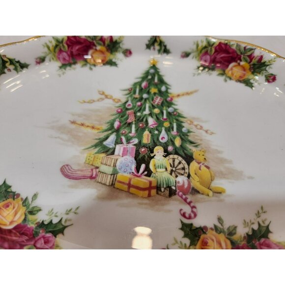 Royal Albert Old Country Roses Christmas Magic Oval Regal Platter 10 x 5.75 in. - Picture 5 of 9